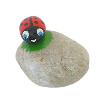 Glückskäfer auf einem Naturstein