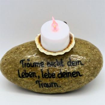 Muschel offen, auf Stein mit Teelicht, ca. 10 cm groß, mit individuellen Wunschtext