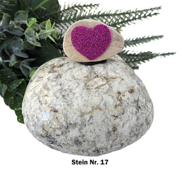 Kieselstein mit Herz in lila, pink